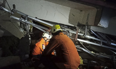 Σεισμός στην Ινδονησία με τουλάχιστον 26 νεκρούς, εκατοντάδες τραυματίες