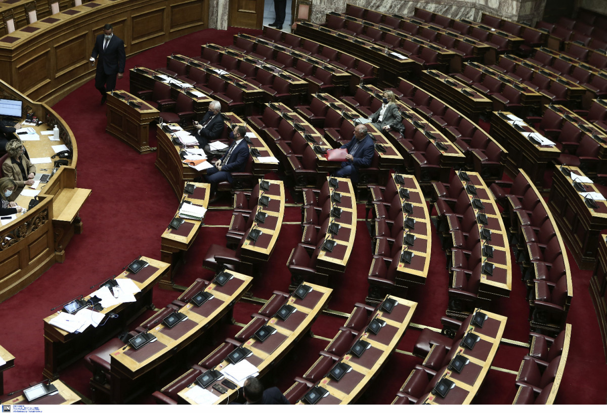 Βουλή: Μαίνεται η αντιπαράθεση για την ψήφο των αποδήμων