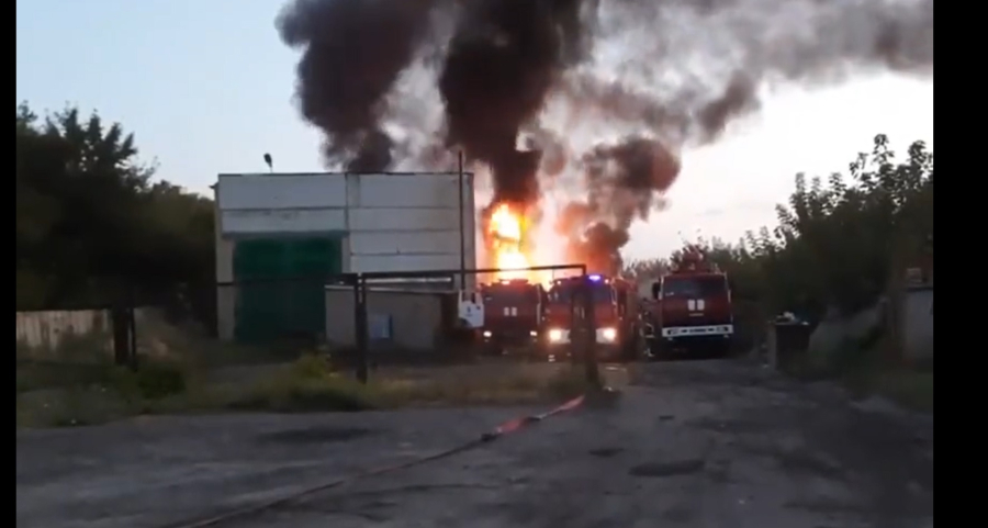 Μεγάλη πυρκαγιά σε δεξαμενές καυσίμων στo Ντονέτσκ της Ουκρανίας (βίντεο)