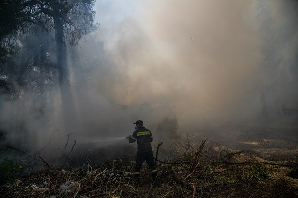 Φωτιά στην Εύβοια: Επιτυχής η επέμβαση του εθελοντή πυροσβέστη στο KAT