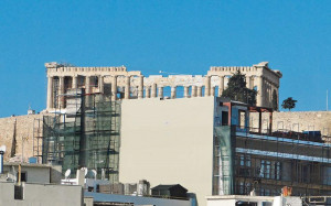 «Παγώνει» η ανέγερση κτιρίων κάτω από την Ακρόπολη - Φρένο στις οικοδομικές άδειες