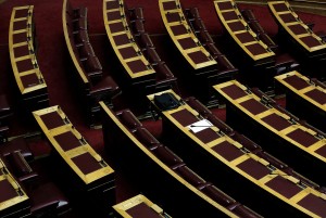 Στην Βουλή η τροπολογία για μοριοδότηση των συμβασιούχων στις προσλήψεις μέσω ΑΣΕΠ