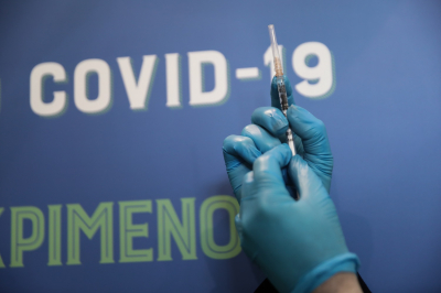 CDC: Ο εμβολιασμός παιδιών με Pfizer μειώνει σημαντικά τον κίνδυνο μόλυνσης από την Όμικρον