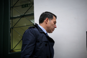 Υπόθεση Novartis: Ο Νίκος Μανιαδάκης απαλλάχθηκε οριστικά από τις κατηγορίες