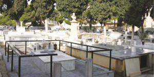 Καβάλα: Bανδάλισαν δεκάδες τάφους στα δημοτικά κοιμητήρια (pics)