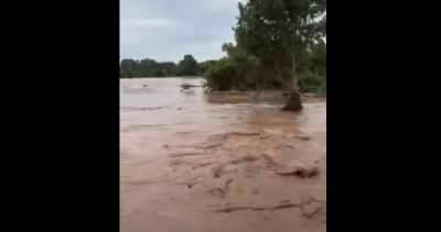 Κακοκαιρία Daniel: Κατέρρευσε η γέφυρα του Πηνειού και στο Βαλομάνδρι στα Τρίκαλα (βίντεο)