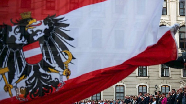 Κνάισλ: Δεν τίθεται θέμα προσχώρησης της Βιέννης στην “Ομάδα του Βίσεγκραντ”