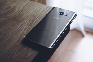 Αν έχεις Samsung Galaxy μπορείς να εμφανίσεις ένα τσιουάουα στο κινητό σου