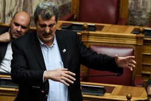 Πολάκης: Αήθης πολιτική πράξη η άρση της ασυλίας μου - Αποχώρησε ο ΣΥΡΙΖΑ, δείτε Live την συζήτηση