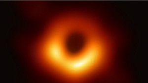 Η πρώτη πραγματική φωτογραφία μαύρης τρύπας από τη NASA (live)
