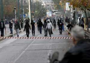Πορεία διαμαρτυρίας αντιεξουσιαστών στο κέντρο της Αθήνας