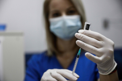 Κορονοϊός: Αυτά είναι τα συμπτώματα για εμβολιασμένους και ανεμβολίαστους