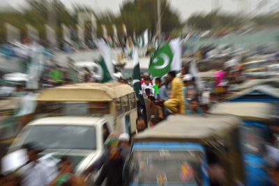Πακιστάν: Μουσουλμάνοι επιτέθηκαν σε χριστιανικές εκκλησίες μετά από κατηγορίες βεβήλωσης του Κορανίου