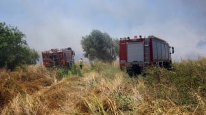 Μεγάλη φωτιά στην περιοχή του Καρά Τεπέ στην Μυτιλήνη