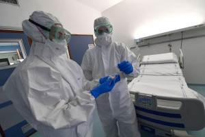 Κορονοϊός: Σοκαριστική πρόβλεψη μικροβιολόγου - «Ο ιός θα επιστρέψει πιο επιθετικός τον χειμώνα»