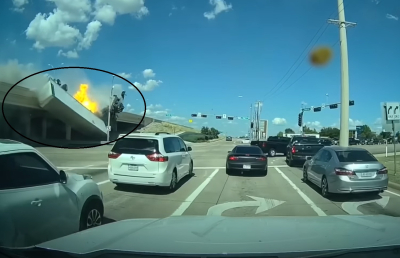 Νταλίκα πέφτει από αερογέφυρα στο Τέξας και τυλίγεται στις φλόγες, νεκρός ο οδηγός -Σοκάρει το βίντεο