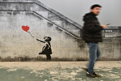Banksy: Έκθεση στο Λονδίνο με τη μεγαλύτερη συλλογή αυθεντικών έργων του