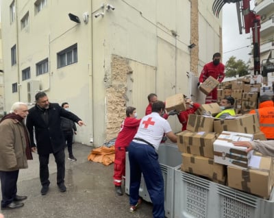 Στoν Ελληνικό Ερυθρό Σταυρό η ανθρωπιστική βοήθεια των Φαληριωτών για την Ουκρανία
