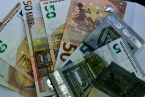 Επιταγή ακρίβειας: «Κλειδώνει» το νέο και... φουσκωμένο επίδομα πάνω από 200 ευρώ