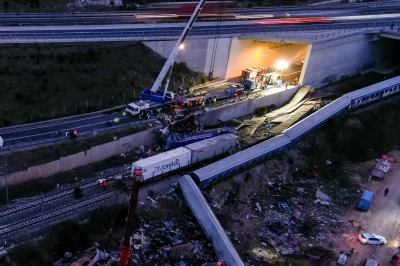 Τραγωδία στα Τέμπη: «Ψάχναμε για 40 λεπτά τους συναδέλφους μας, δεν βρίσκαμε τα τρένα»