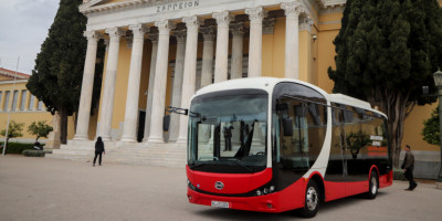 Την Πρωτοχρονιά στην Αθήνα το πρώτο 100% ηλεκτρικό λεωφορείο με wifi, θα φορτίζει νύχτα στο αμαξοστάσιο