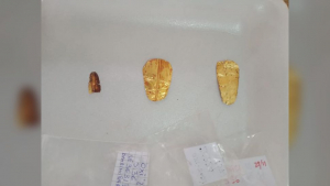 Mούμια με χρυσή γλώσσα ανακαλύφθηκε σε άθικτο αιγυπτιακό τάφο