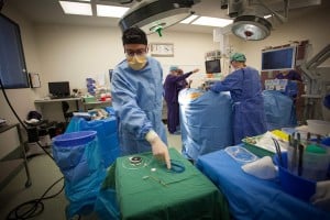 «Superpath»: Έλληνας χειρουργός φέρνει επαναστατική χειρουργική μέθοδο στη χώρα μας