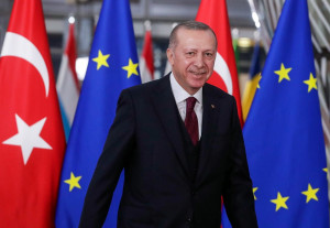 Ερντογάν για μεταναστευτικό: «Παράλογο να κατηγορεί η Ελλάδα την Τουρκία» - Ζητά «άνευ όρων» στήριξη στη Συρία από το ΝΑΤΟ