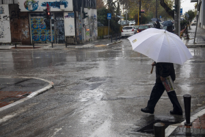 Με βροχές και καταιγίδες ο καιρός την Κυριακή στη... μισή Ελλάδα