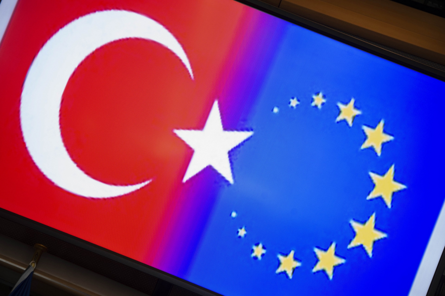 Σύνοδος Κορυφής - «Χαστούκι» σε Άγκυρα: «Η Τουρκία να σεβαστεί την κυριαρχία και την εδαφική ακεραιότητα όλων των κρατών-μελών της ΕΕ»