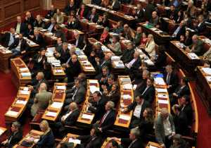 Βουλή: 20μελής η υποεπιτροπή για το χρέος