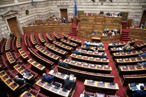 Βουλή: Κατατέθηκε το σχέδιο νόμου για την ψήφο των Ελλήνων του εξωτερικού