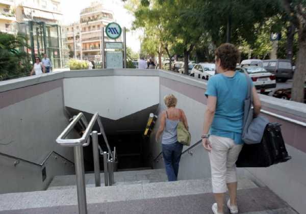 Άνοιξαν οι σταθμοί του μετρό και οι δρόμοι στο κέντρο της Αθήνας