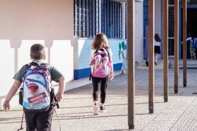 Σχολεία: Δεν σταματούν τα μαθήματα ακόμα και με έκρηξη κρουσμάτων κορονοϊου