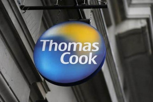 Thomas Cook: Στο χείλος του γκρεμού - Αναζητά 200 εκατ. λίρες για να αποφύγει την κατάρρευση