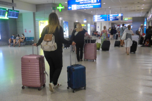 Μετάλλαξη Όμικρον: Υποχρεωτικό τεστ και εντός Ελλάδος για τους ταξιδιώτες που έρχονται