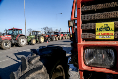 Κλιμακώνουν τις κινητοποιήσεις τους οι αγρότες: Επέλαση με 300 τρακτέρ στην Agrotica