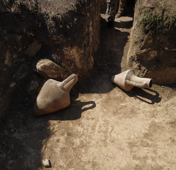 Αποτυπώματα αρχαίας Ελλάδας στην Οδησσό: Ουκρανοί στρατιώτες ανακάλυψαν αμφορείς