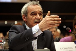 Χουντής: Επιτροπεία της Ελλάδας μέχρι να εξοφληθεί το 75% των δανείων