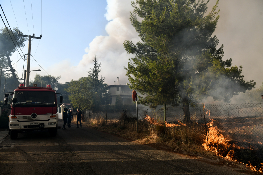 Πρόεδρος Κρυονερίου: «Τα εναέρια μέσα ήταν ζαμανφού, εγκληματικό με μηδέν μποφόρ να μην σβήσουν τη φωτιά»