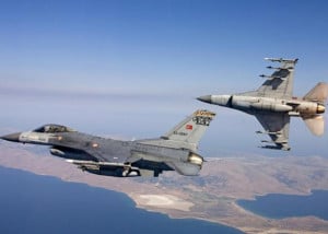 Τουρκικά F-16 πάνω από ελληνικά νησιά ανήμερα της 25ης Μαρτίου