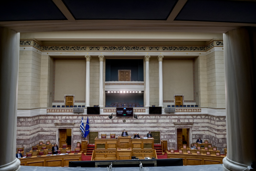 Αλλαγές στο πλαίσιο της ΕΥΠ - «Ανοίγει» η Βουλή στις 22 Αυγούστου για την υπόθεση των παρακολουθήσεων