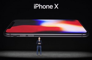 Αυτά είναι τα νέα iPhone - Το εντυπωσιακό αλλά ακριβό iPhone X