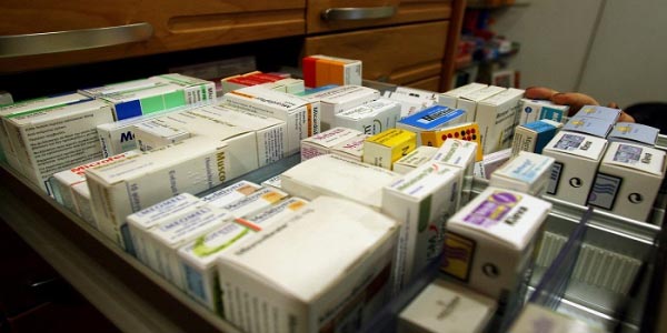 Μείωση στις τιμές των φαρμάκων και κίνητρα για τα γενόσημα