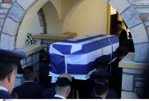 Ευστάθιος Τσιτλακίδης: Θρήνος στην κηδεία του - «Ψηλά ψηλά» ψιθύριζε η μητέρα του, υποβασταζόμενη η σύντροφός του