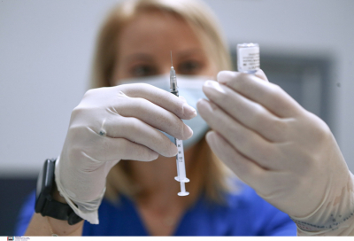 Κρήτη: 20χρονη λιποθύμησε τρεις φορές μετά τον εμβολιασμό της με Pfizer