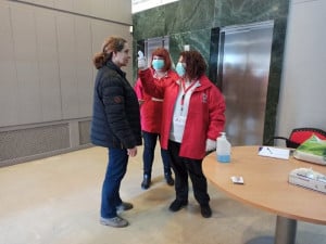 Κορονοϊός: Προληπτικές θερμομετρήσεις στο δημαρχείο Αλεξανδρούπολης