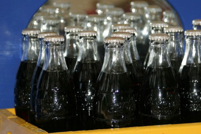 Ποτά με ζάχαρη: Αυξάνουν τον κίνδυνο καρκίνου του εντέρου για τις γυναίκες 