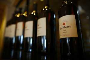 Φόρος 0,40 ευρώ στο χύμα και εμφιαλωμένο κρασί