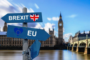 Brexit: Δεν θα απελαθούν αυτόματα όσοι Ευρωπαίοι δεν έχουν κάνει αίτηση για παραμονή